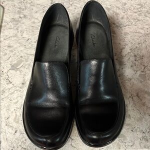 Clarks Women’s Black Heeled Shoes Sleek Design